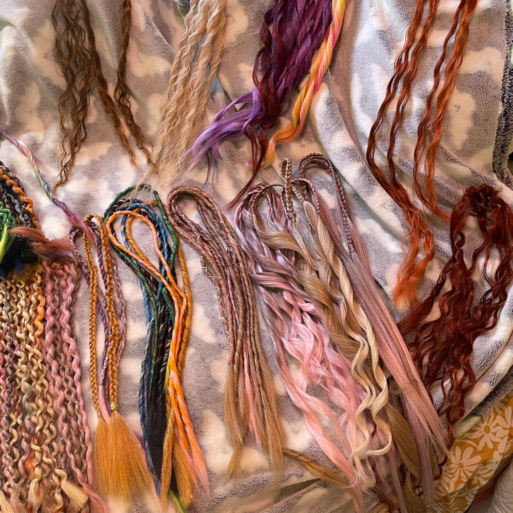 Custom Synthetic Dread Extensions of all kinds & Colors•